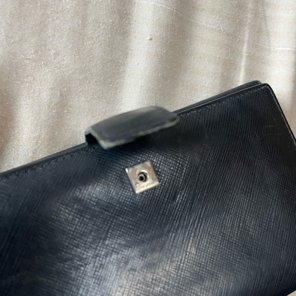 Authentic Salvatore Ferragamo Gancini Icona Vitello Wallet - Picture 10 of 11